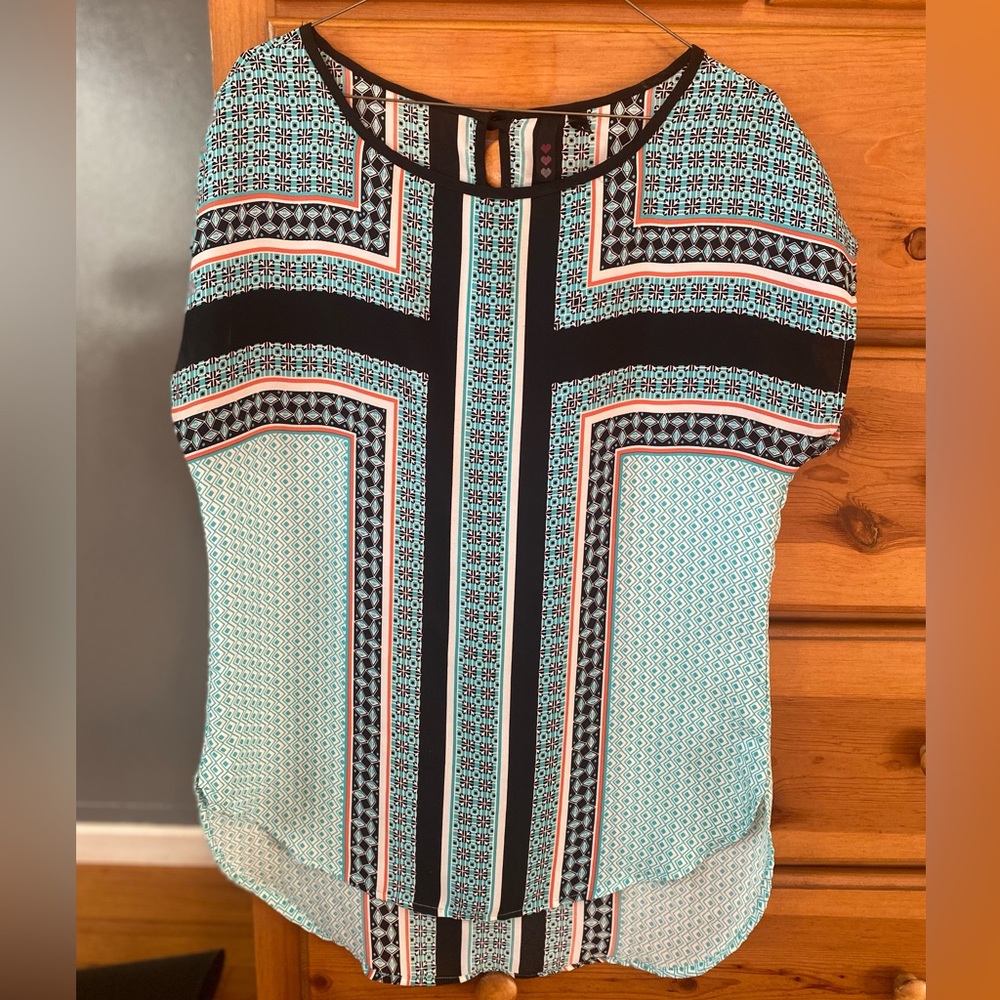 Medium Short Sleeve Blouse